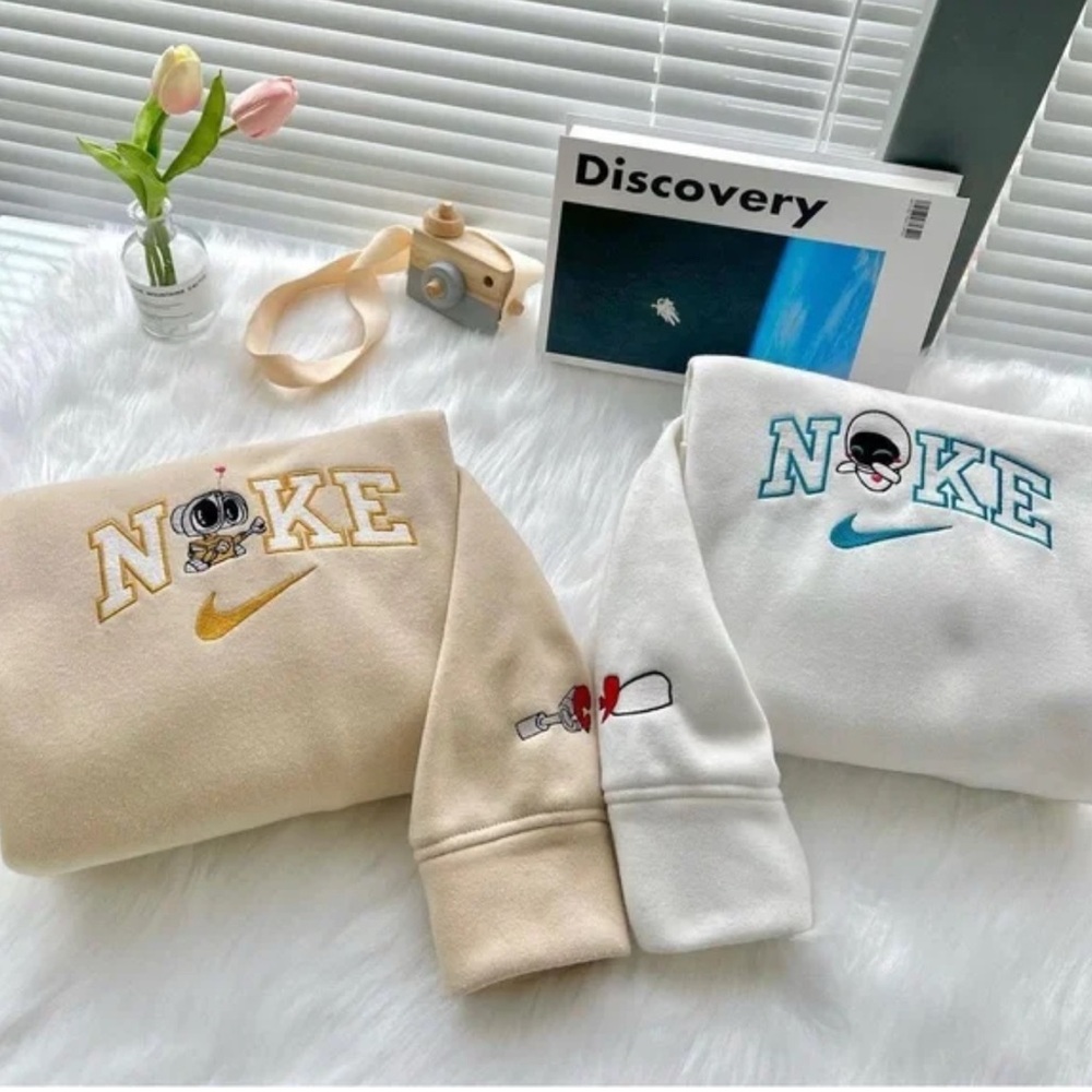 Wall E and Eve Sweatshirts Embroidered